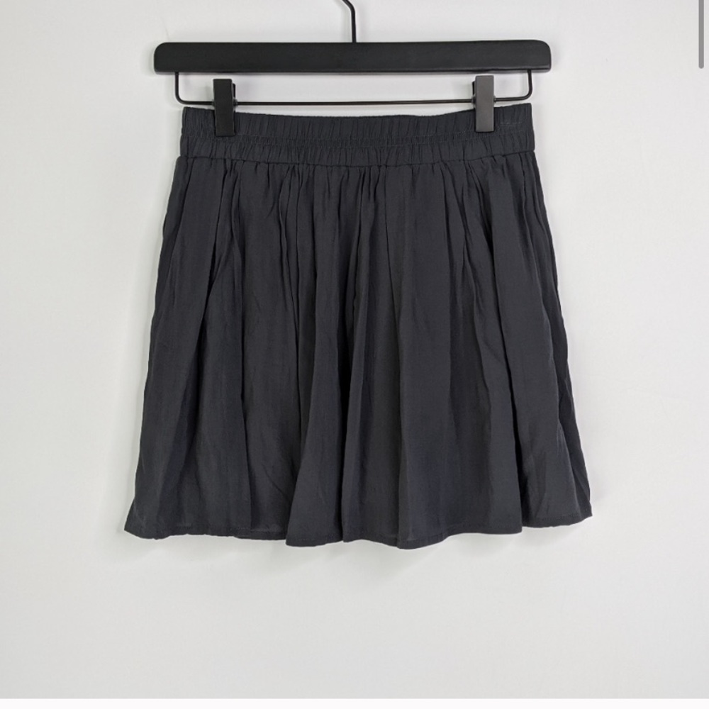 Brandy Melville skirt grey black